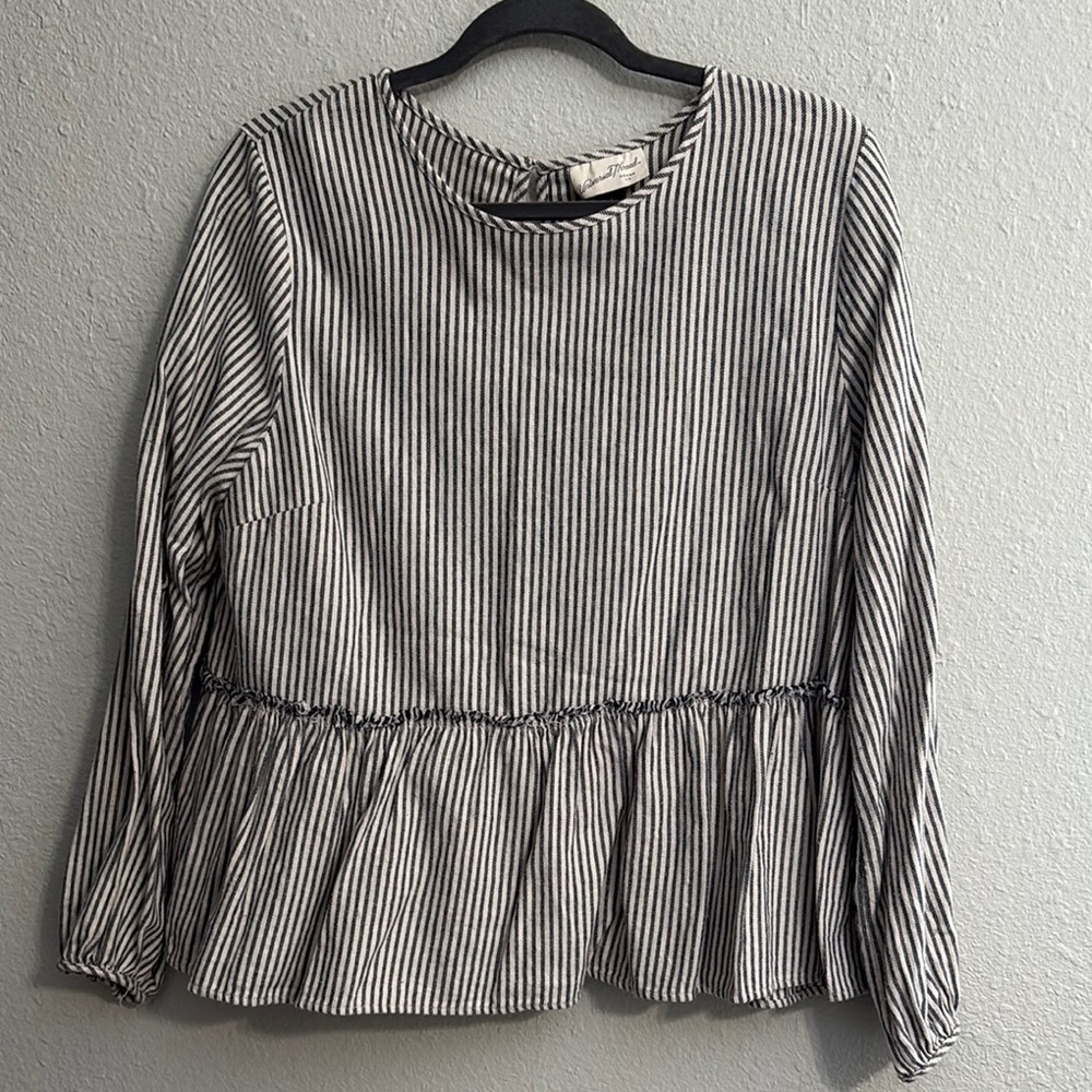 Women’s Universal Thread Charcoal Striped Long Sleeve Peplum Top, Large